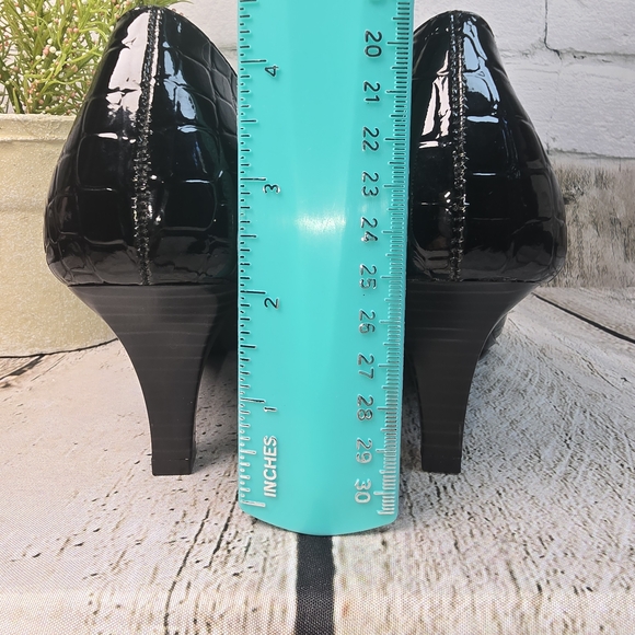 CABRIZI HOLLY CROC EMBOSSED GLOSSY BLACK HEELS PUMPS WOMENS 7.5 EUC - Picture 8 of 13